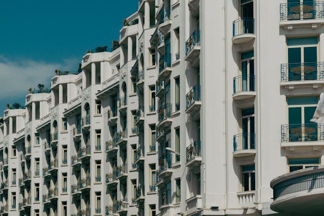 Dynamic Pricing 101: Moving Beyond Fixed Seasonal Rates for Smarter Hotel Revenue