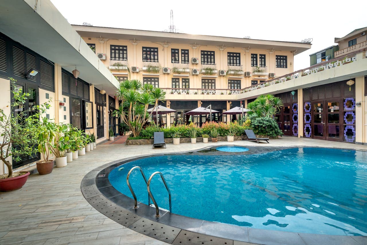 Length of Stay (LOS) Pricing Strategies to Boost Hotel Occupancy with MinLOS and MaxLOS